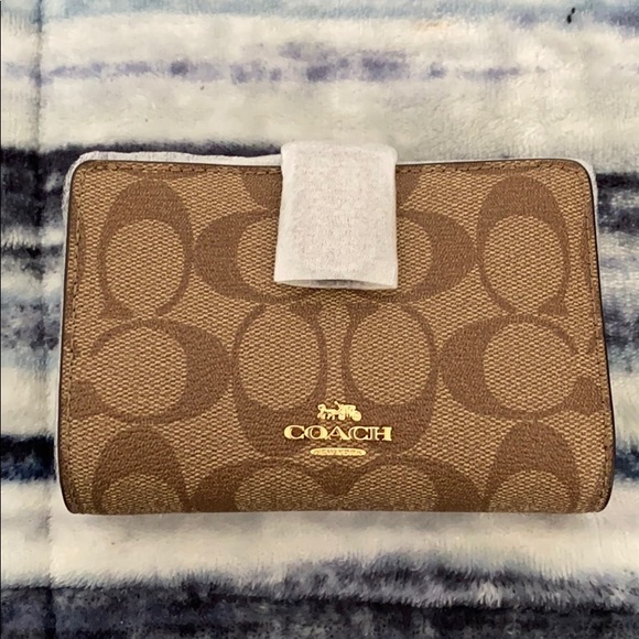 Coach Handbags - Coach Signature Brown Wallet New